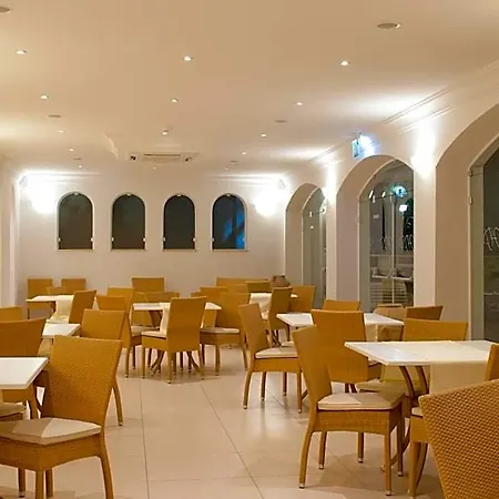 Paradiso Hotell 4*